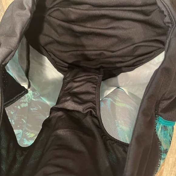 Athleta Track This Run Shorts Nepali Build In Brief Women’s Size medium - Picture 6 of 10